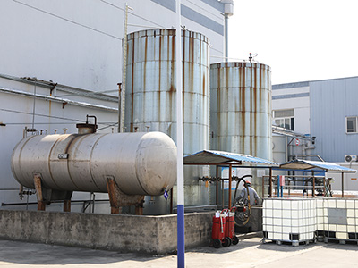 集化網(wǎng)設(shè)備-（異辛醇，蓖麻油）原料儲(chǔ)罐